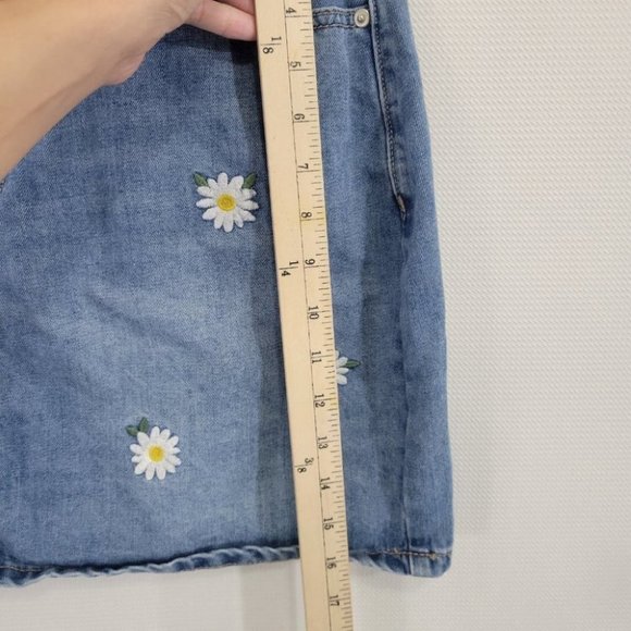 Forever 21 Plus Dais Embroidered Denim Skirt size 0X - Picture 11 of 13